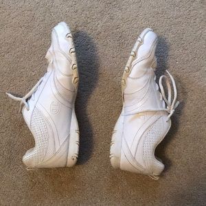 champion cheer shoes